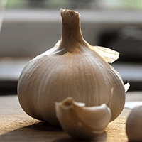 An image of garlic.
